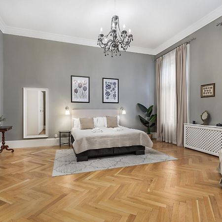 Spacious Victorian Residence By Grand Boulevard บูดาเปสต์ ภายนอก รูปภาพ