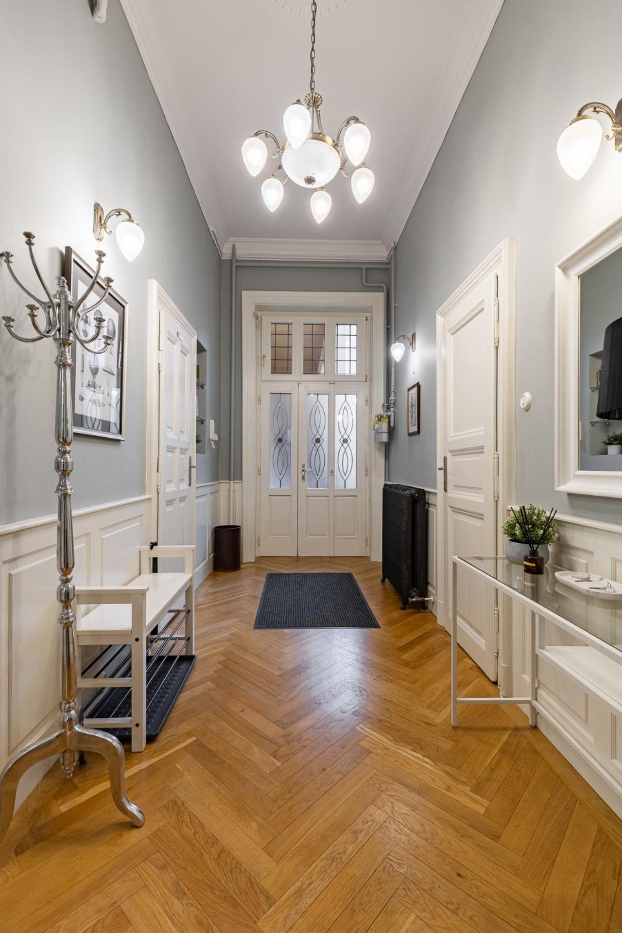 Spacious Victorian Residence By Grand Boulevard บูดาเปสต์ ภายนอก รูปภาพ