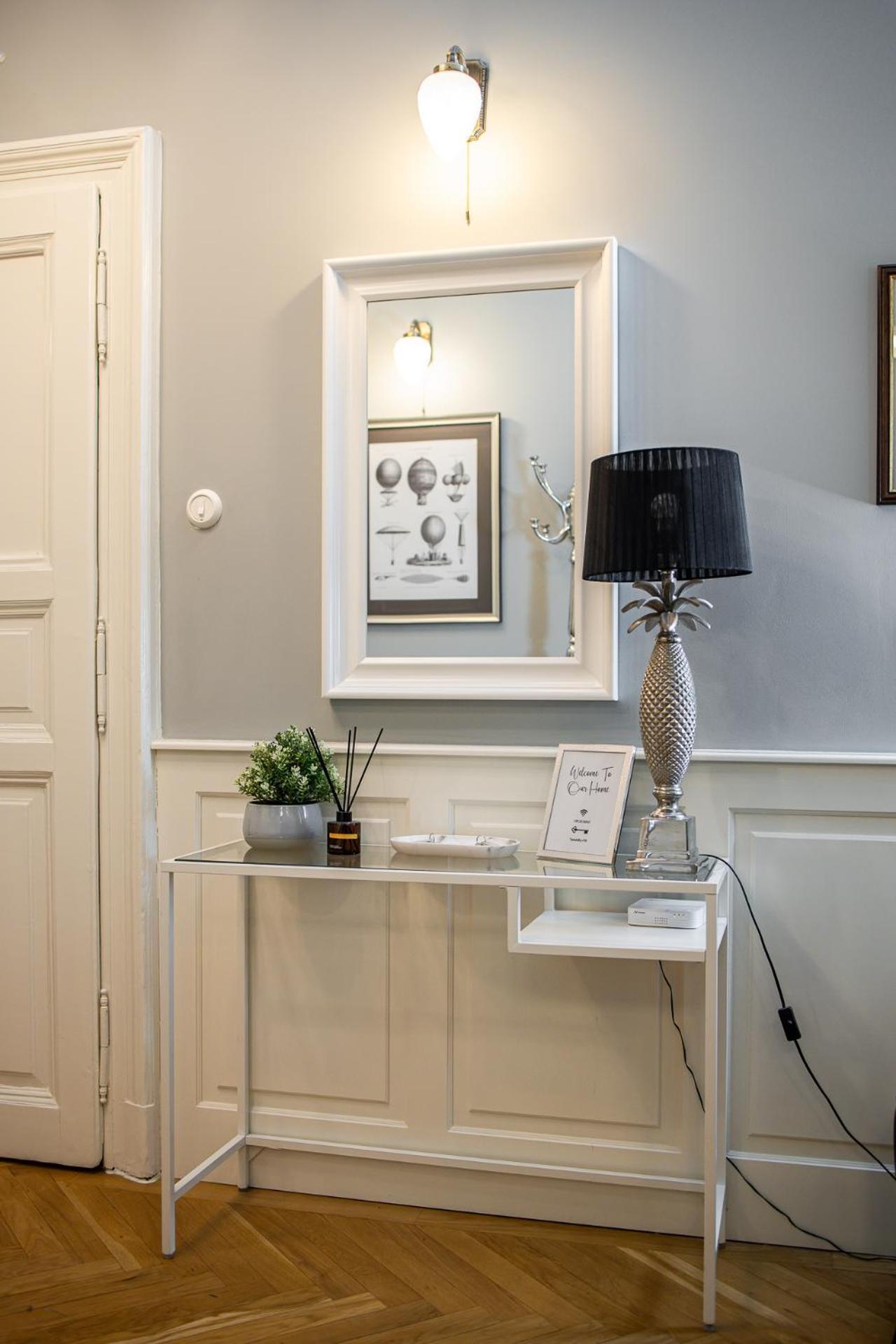 Spacious Victorian Residence By Grand Boulevard บูดาเปสต์ ภายนอก รูปภาพ